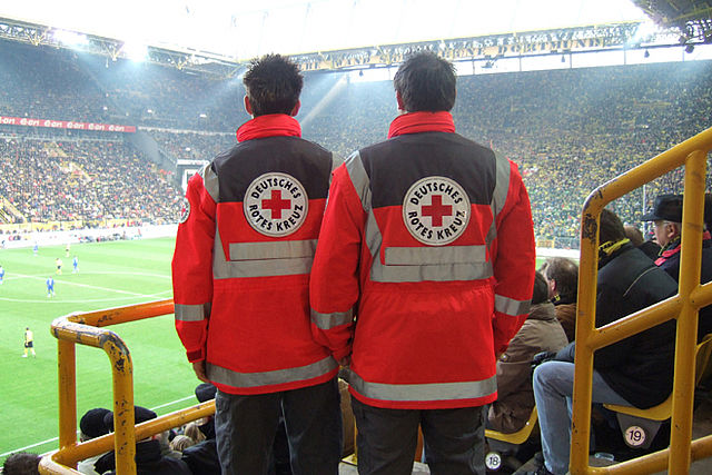 Einsatzstelle, Rettungssanitäter, Stadion, Fußballspiel, WM 2006